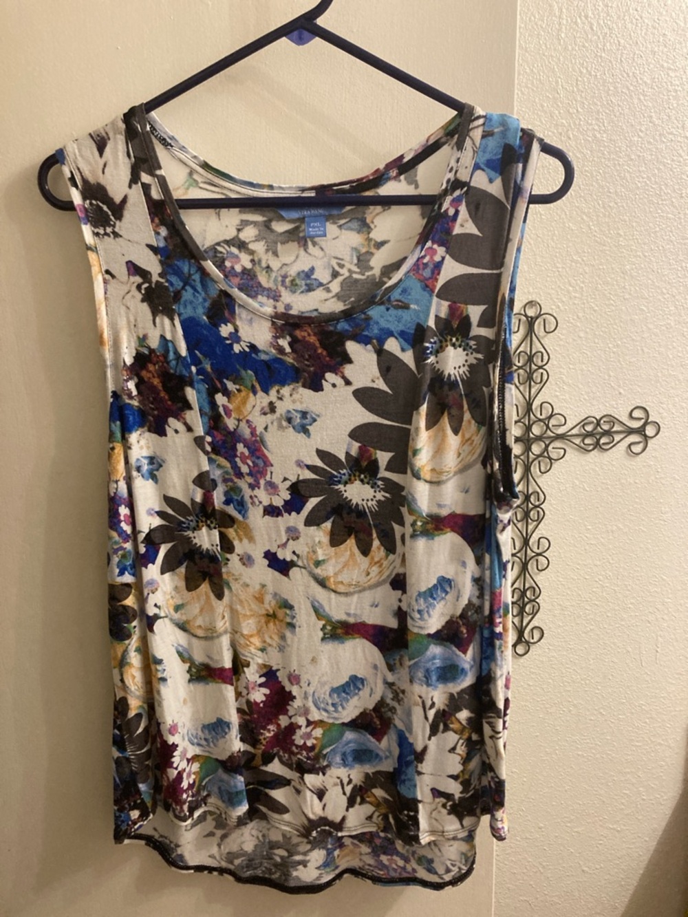 Floral Sleeveless Tank Top - Multicolor